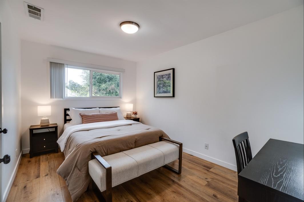 Bedroom with desk in a Rose City Housing home — Caltech & JPL